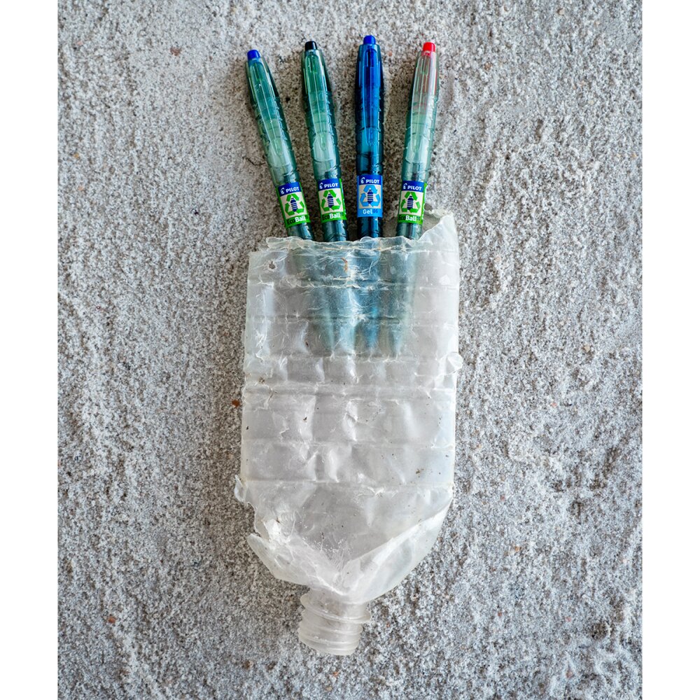 Kuličkové pero Pilot B2P Ecoball - černá